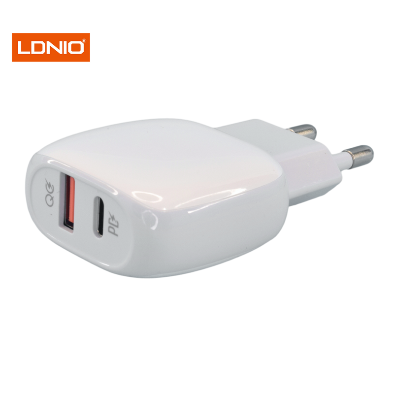 Adapter / Polnac za telefon so kabel - Ldnio PD + QC 3.0